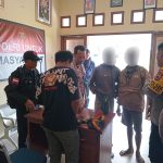 Pelaku pencurian BBM jenis solar yang diamankan Polsek Elikobel – Surya Papua/IST