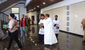 Pemberkatan dua bangunan kantor di KTM-Salor, Distrik Kurik, Kabupaten Merauke – Surya Papua/IST