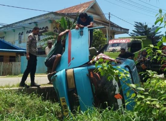Salah satu kendaraan yang terguling di jurang setahun silam – Surya Papua/IST