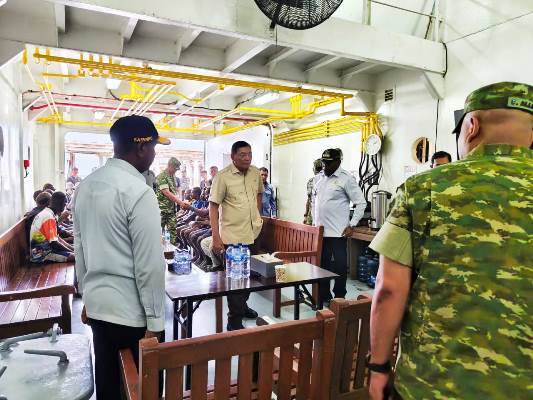 Menteri Pertahanan (Menhan) RI, Jenderal TNI (Purn) Sjafrie Sjamsoeddin saat di Wanam, Kampung Wogikel, Kabupaten Merauke, Provinsi Papua Selatan – Surya Papua/IST