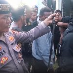 Salah satu senjata tajam yang diamankan aparat kepolisian saat dilangsungkan razia – Surya Papua/IST