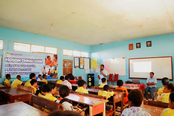 Kegiatan sosialisasi tentang narkoba di salah satu sekolah di Kabupaten Boven Digoel – Surya Papua/IST