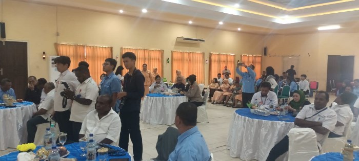 Romanus Mbaraka yang menghadiri pisah sambut Kepala RRI Merauke – Surya Papua/Frans Kobun