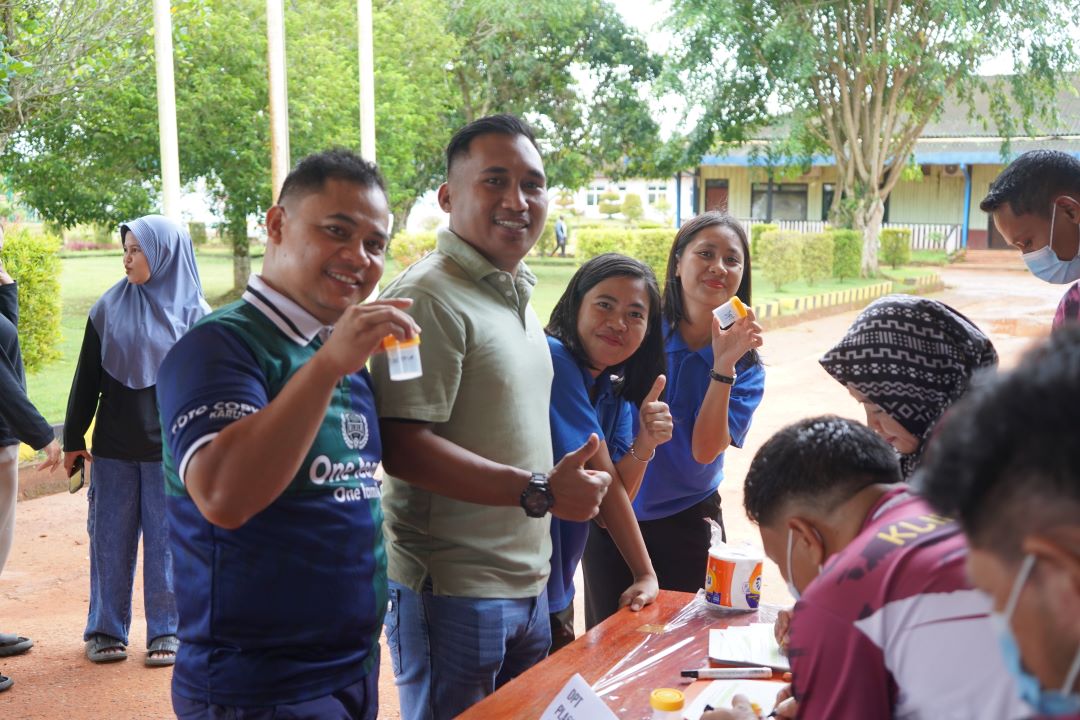 Kegiatan pemeriksaan narkoba kepada karyawan TSE Group serta Korindo Papua – Surya Papua/IST