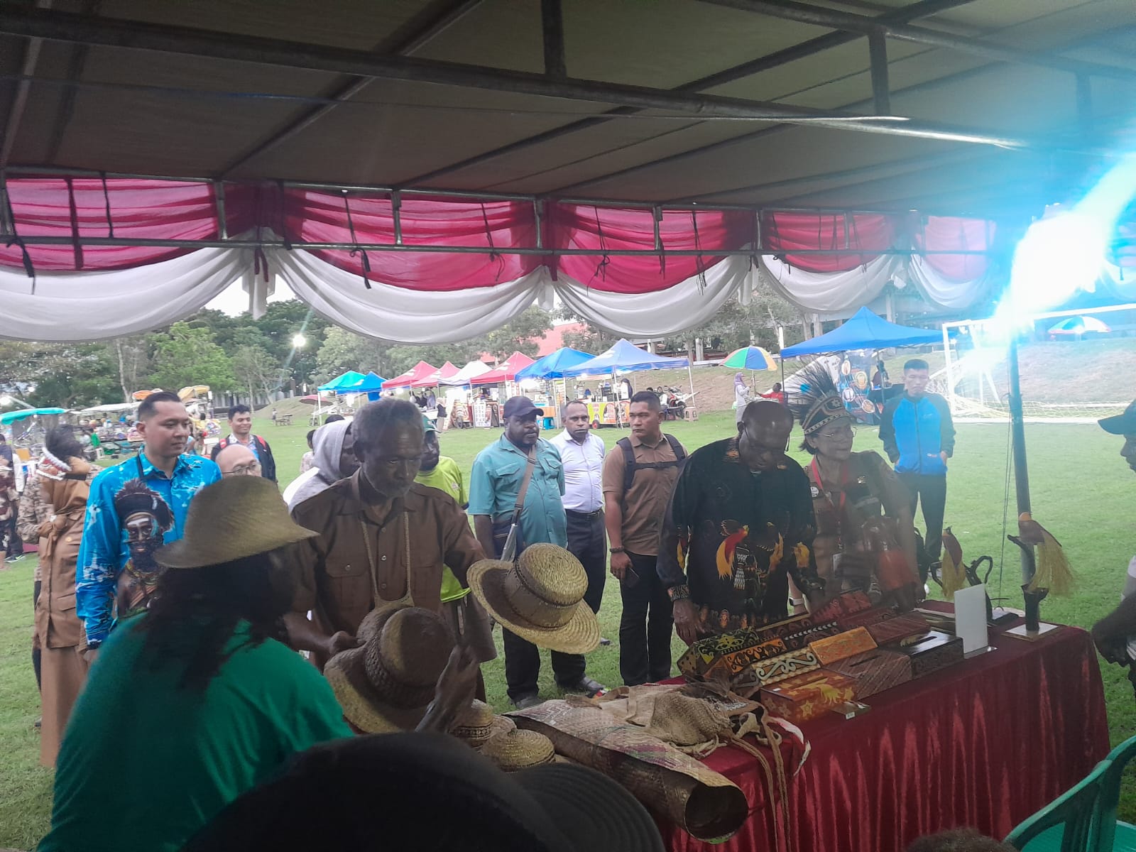 Peninjauan UMKM oleh Sekda Merauke, Yeremias Paulus Ndiken bersama Forkopimda – Surya Papua/IST