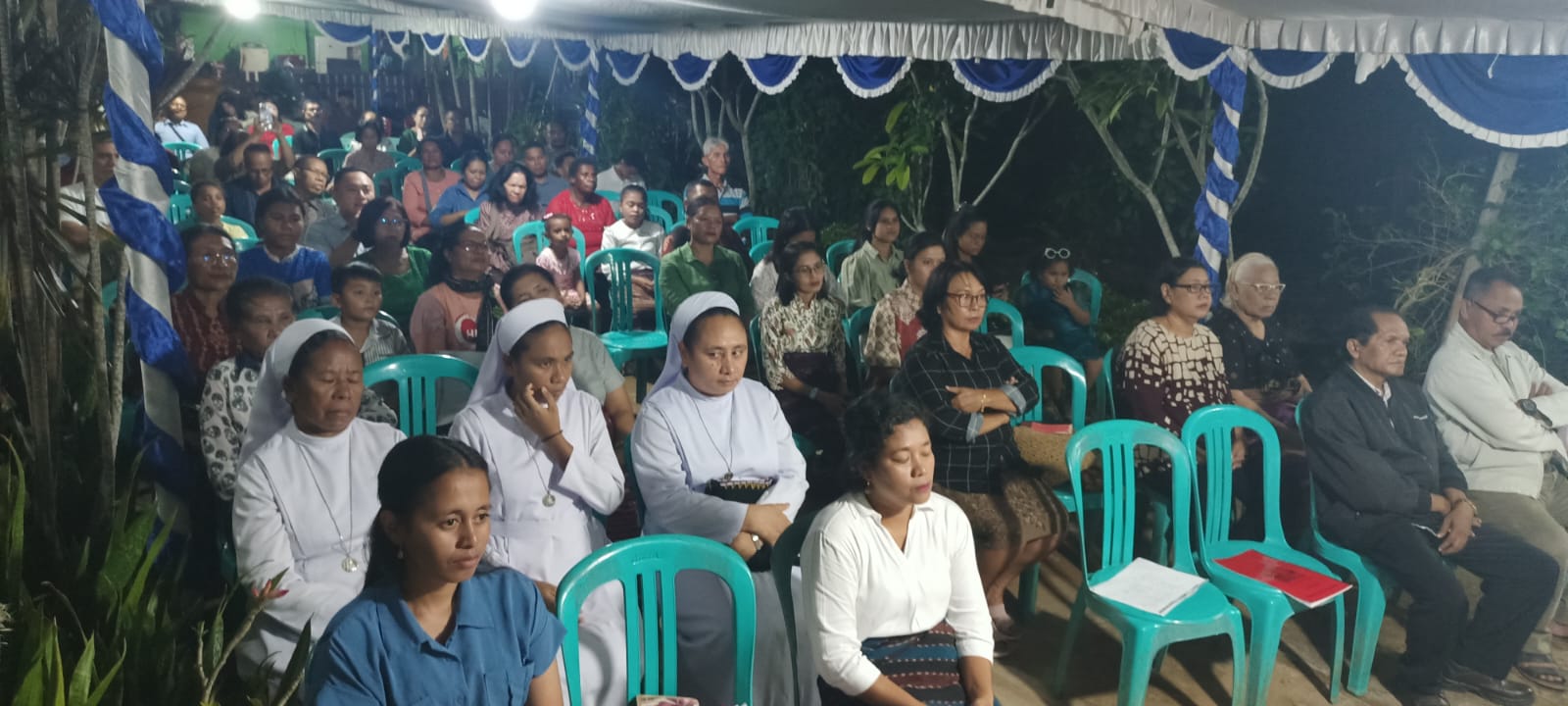 Keluarga besar Lamaholot Kabupaten Merauke melaksanakan misa perutusan bersama Pastor Simon Sabon – Surya Papua/Frans Kobun