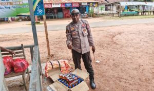 kumbe 8 Puluhan botol sopi yang diamankan aparat kepolisian di Kumbe – Surya Papua/IST