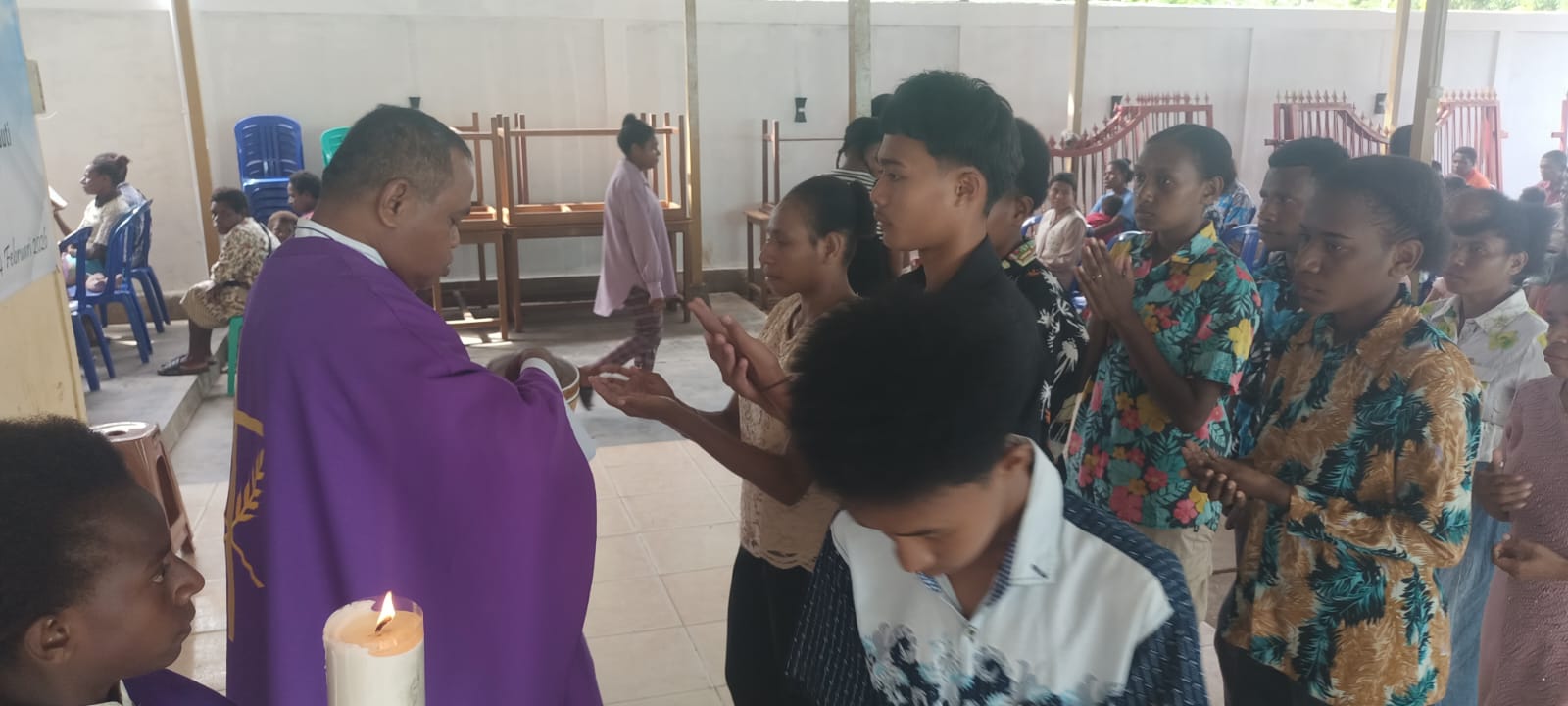 Pastor Paroki Santa Theresia Buti, Simon Petrus Matruty – Surya Papua/Frans Kobun