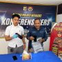 KBO Satreskrim Polres Merauke berikan keterangan pers kepada sejumlah wartawan – Surya Papua/IST