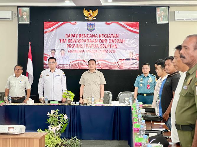 Rapat tim kewaspadaan dini daerah (Tim-KDO) di Hotel Panda yang dipimpin Staf Ahli Gubernur Papua Selatan – Surya Papua/IST