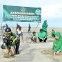 Kegiatan penanaman anakan pohon mangrove di Pantai Payum – Surya Papua/IST