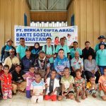 Foto bersama masyarakat Kampung Selil usai kegiatan pengobatan gratis – Surya Papua/IST