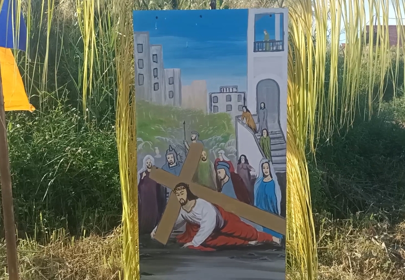 Salah satu perhentian untuk umat berhenti sekaligus berdoa secara bersama-sama – Surya Papua/Frans Kobun