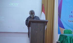 Wakil Gubernur Papua Selatan, Paskalis Imadawa sedang berikan sambutan – Surya Papua/IST
