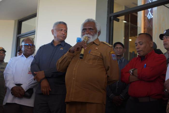 Wakil Gubernur Papua Selatan, Paskalis Imadawa sedang bicara – Surya Papua/IST