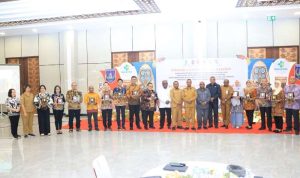Foto bersama usai penandatanganan MoU dengan Kementerian Kesehatan RI – Surya Papua/IST