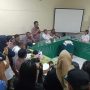 Ketua Komisi C DPR Papua Selatan, Dominikus Ulukyanan sedang bicara – Surya Papua/Frans Kobun