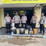 Sejumlah barang bukti untyk produksi sopi diamankan dan dibawa ke Polsek Merauke Kota – Surya Papua/IST