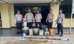 kota 1 Sejumlah barang bukti untyk produksi sopi diamankan dan dibawa ke Polsek Merauke Kota – Surya Papua/IST