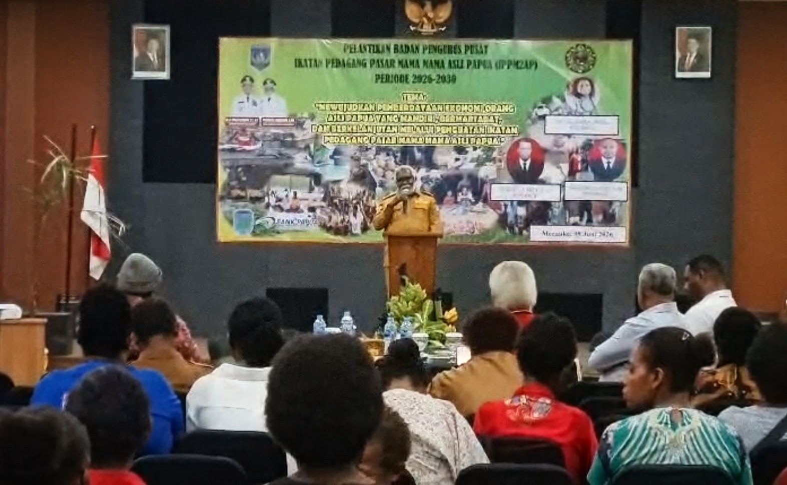 Wakil Gubernur Papua Selatan, Paskalis Imadawa sedang berikan sambutan – Surya Papua/IST