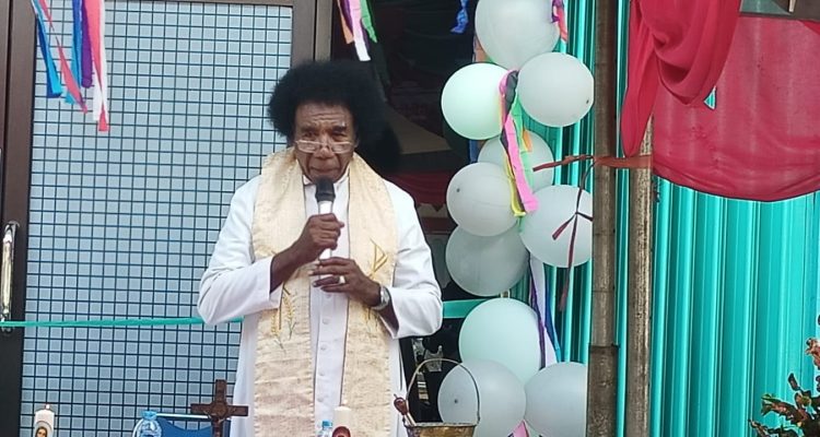 Pastor Pius Manu, Rohaniawan Katolik – Surya Papua/Frans Kobun