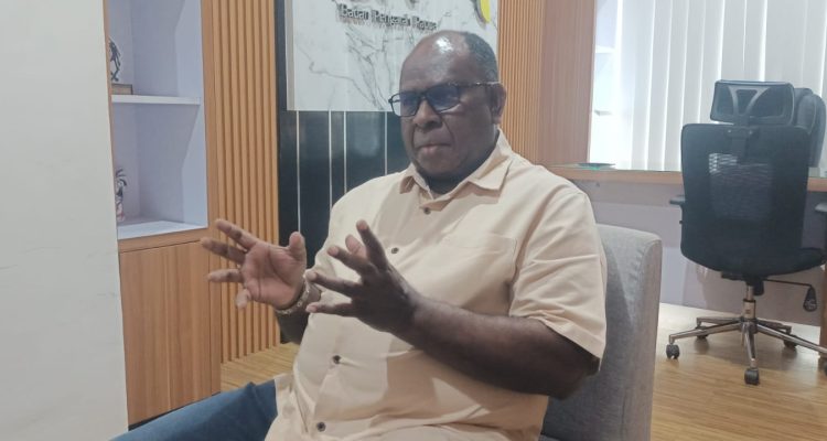 Kepala BP3OKP Provinsi Papua Selatan, Yoseph Yanawo Yolmen – Surya Papua/Frans Kobun