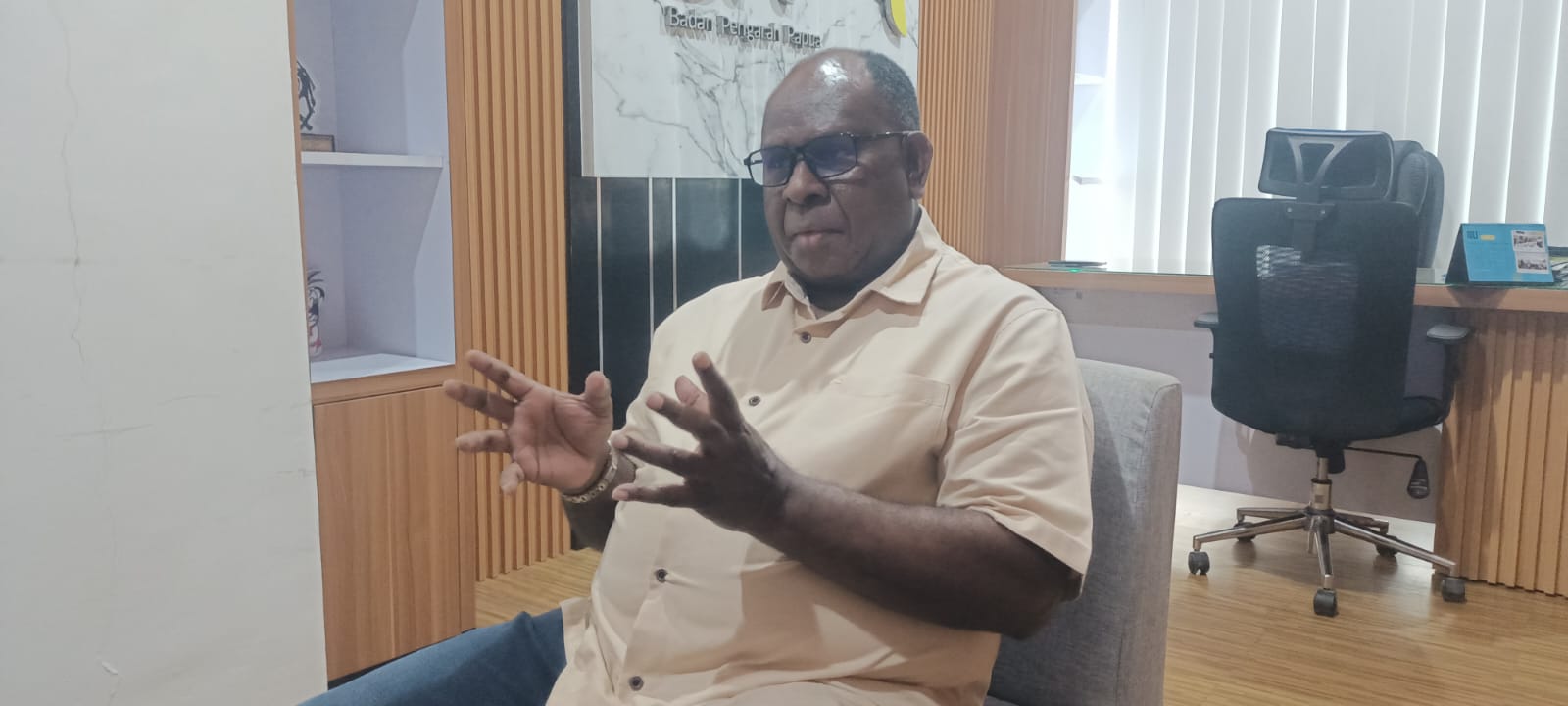Kepala BP3OKP Provinsi Papua Selatan, Yoseph Yanawo Yolmen – Surya Papua/Frans Kobun