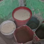 Cairan yang telah difermentasi untuk siap diproduksi menjadi sopi – Surya Papua/IST