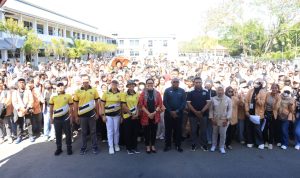 Foto bersama mahasiswa-mahasiswi Unmus yang melakukan KKN di ratusan kampung – Surya Papua/IST