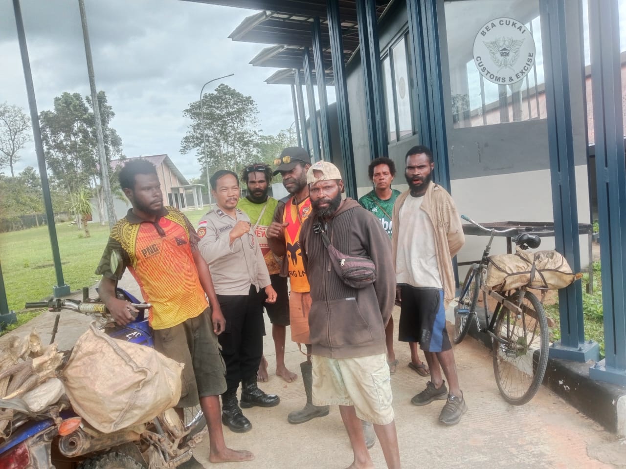 Para pelintas batas dari Negara PNG yang masuk di wilayah PLBN Sota, Kabupaten Merauke – Surya Papua/IST