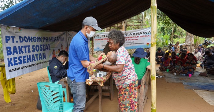 Pelayanan kesehatan yang dilaksanakan PT DP kepada masyarakat di Kampung Tagaepe – Surya Papua/IST