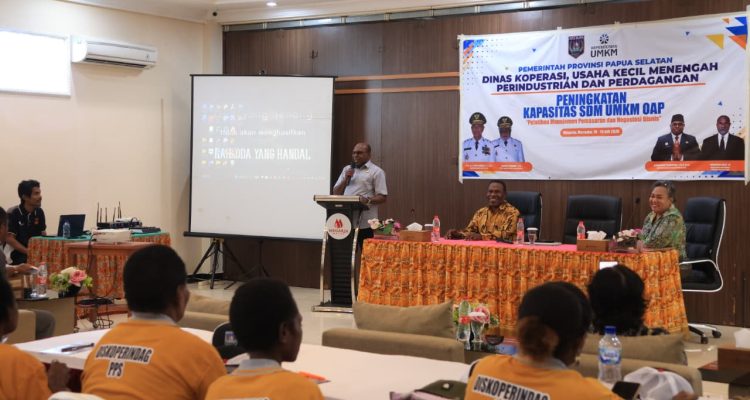 Sekretaris Daerah Provinsi Papua Selatan, Ferdinandus Kainakaimu sedang berikan sambutan – Surya Papua/IST