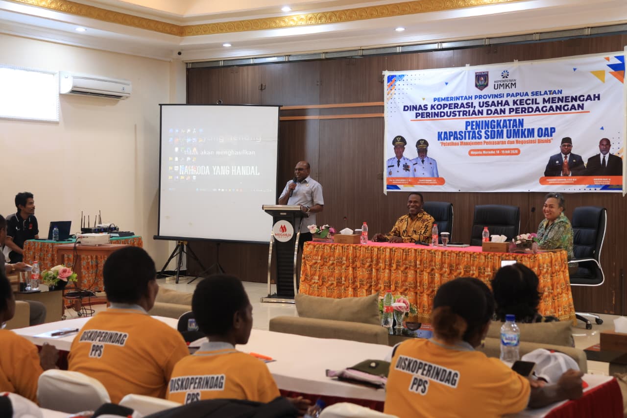 Sekretaris Daerah Provinsi Papua Selatan, Ferdinandus Kainakaimu sedang berikan sambutan – Surya Papua/IST