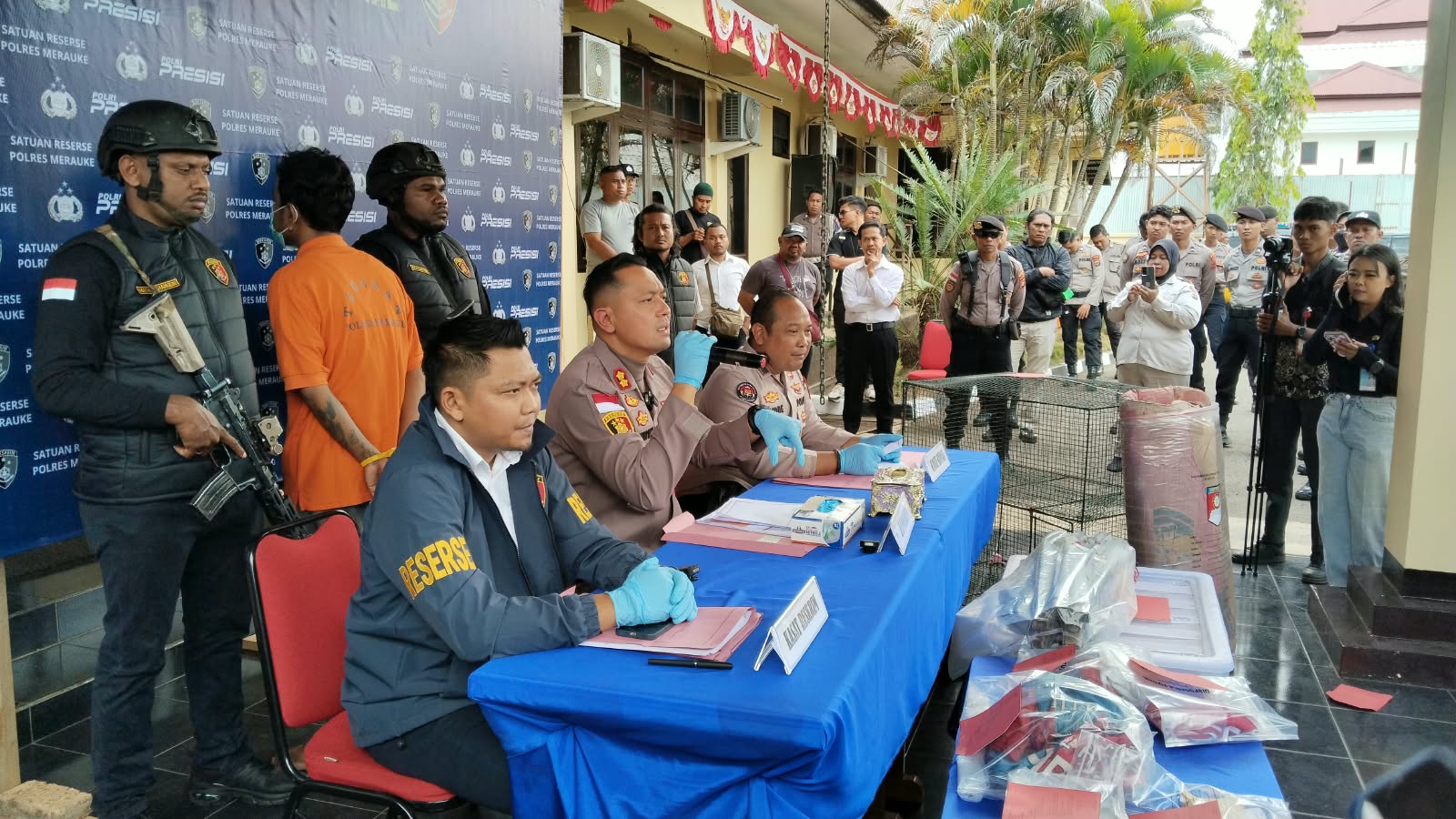 Keterangan pers yang disampaikan Kapolres Merauke, AKBP Leonardo Yoga sehubungan pembunuhan korban Julia Riski pada Oktober 2025 silam – Surya Papua/Frans Kobun
