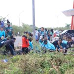 Aksi bersih-bersih di sekitar Stadion Katalpal menjelang HUT ke-81 Kemerdekaan RI