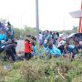 Aksi bersih-bersih di sekitar Stadion Katalpal menjelang HUT ke-81 Kemerdekaan RI