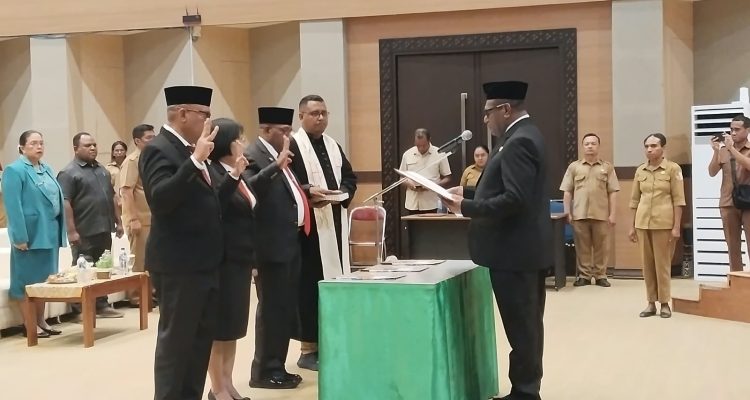 Bupati Merauke, Yoseph Bladib Gebze melantik tiga pejabat Eselon II di lingkungan Pemkab Merauke – Surya Papua/IST