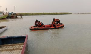 cari 9 Tim SAR sedang bergerak melakukan pencarian korban yang jatuh ke Sungai Maro tadi sore – Surya Papua/IST