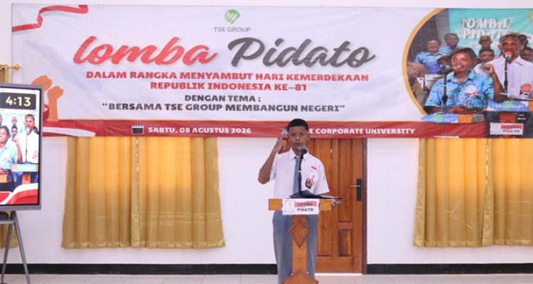 Salah seorang siswa sedang berpidato dalam lomba yang diselenggarakan TSE Group – Surya Papua/IST