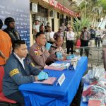 Kapolres Merauke, AKBP Leonardo Yoga saat memberikan keterangan pers kepadaa sejumlah wartawan kemarin- Surya Papua/Frans Kobun