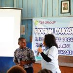 Program edukasi dari TSE Group yang dilakukan kepada anak didik di sekolah-sekolah – Surya Papua/IST