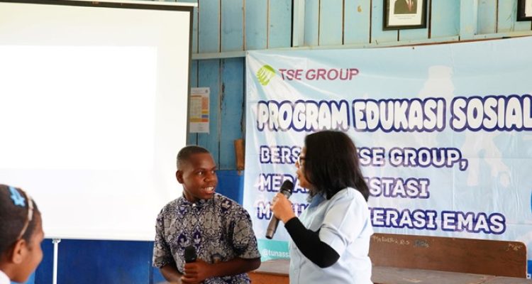 Program edukasi dari TSE Group yang dilakukan kepada anak didik di sekolah-sekolah – Surya Papua/IST