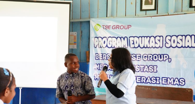 Program edukasi dari TSE Group yang dilakukan kepada anak didik di sekolah-sekolah – Surya Papua/IST