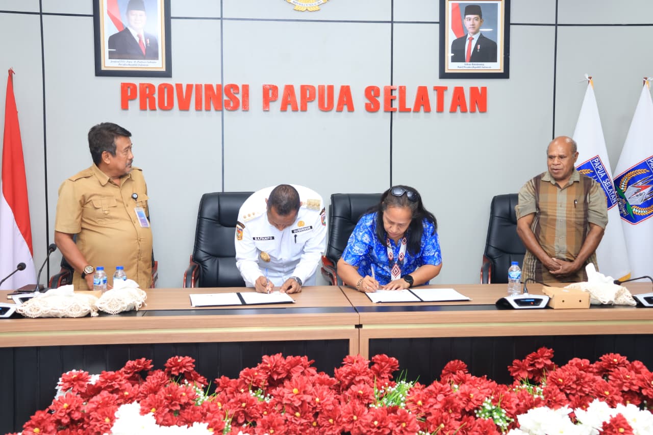 Penandatanganan MoU bersama Akademi Yaleka Maro serta Poltek Pertanian Yasanto Merauke- Surya Papua/IST