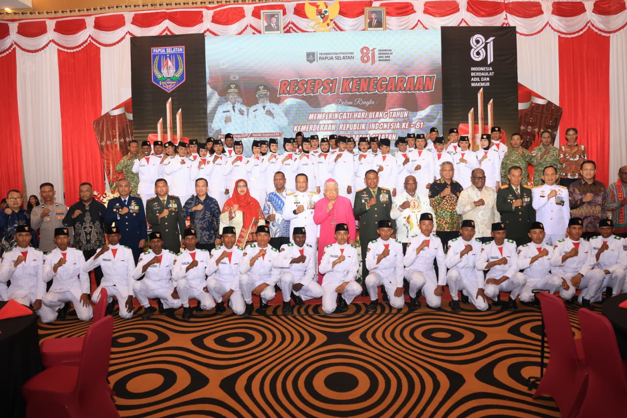Foto bersama Paskibraka Provinsi Papua Selatan yang telah menjalankan tugas dengan baik – Surya Papua/IST