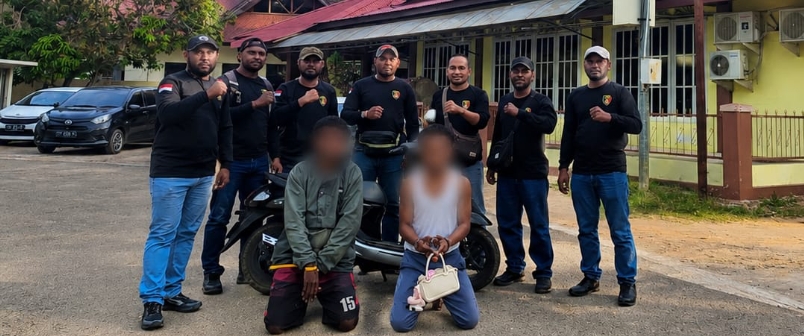 Dua pelaku yang diringkus Satreskrim Polres Merauke tadi siang – Surya Papua/IST
