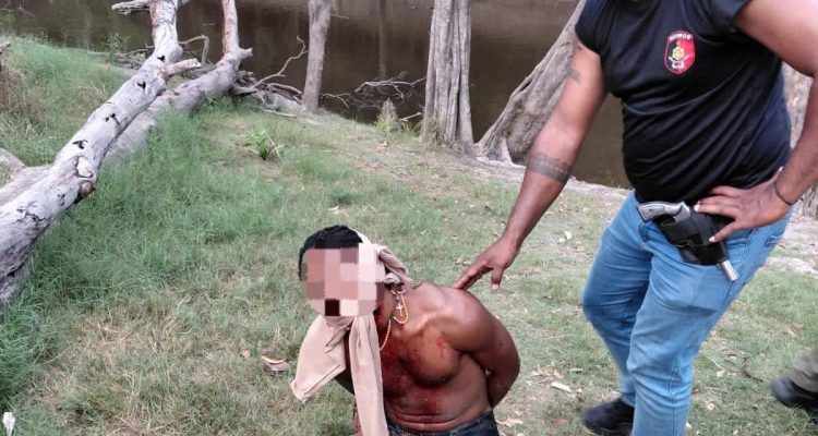 Pelaku pembunuhan dan pemerkosaan yang diamankan Satreskrim Polres Merauke di Distrik Sota – Surya Papua/IST