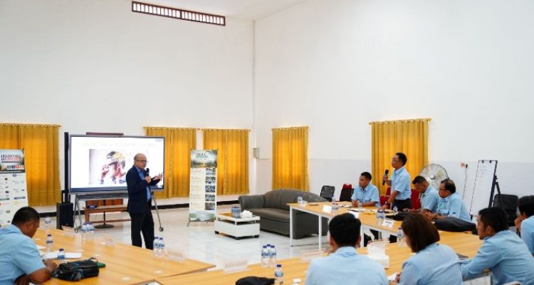 Kegiatan training yang berlangsung di Kantor TSE Group-Asiki, Kabupaten Boven Digoel – Surya Papua/IST