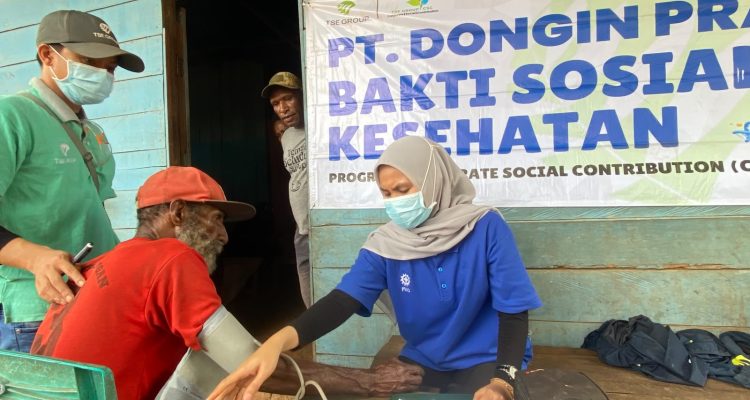 Pelayanan pengobatan gratis tenaga medis dari Klinik TSE Group untuk masyarakat – Surya Papua/IST