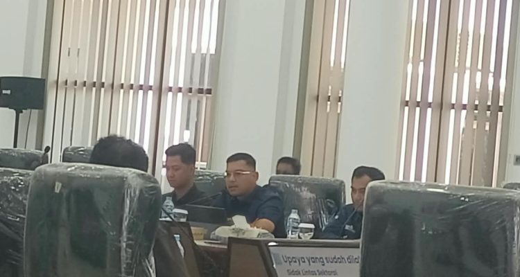 Sales Area Manager Retail Papua Selatan dan Papua Pegunungan PT Pertamina Patra Niaga, Andrew Ricky Ferdinand Tambunan sedang bicara – Surya Papua/Frans Kobun